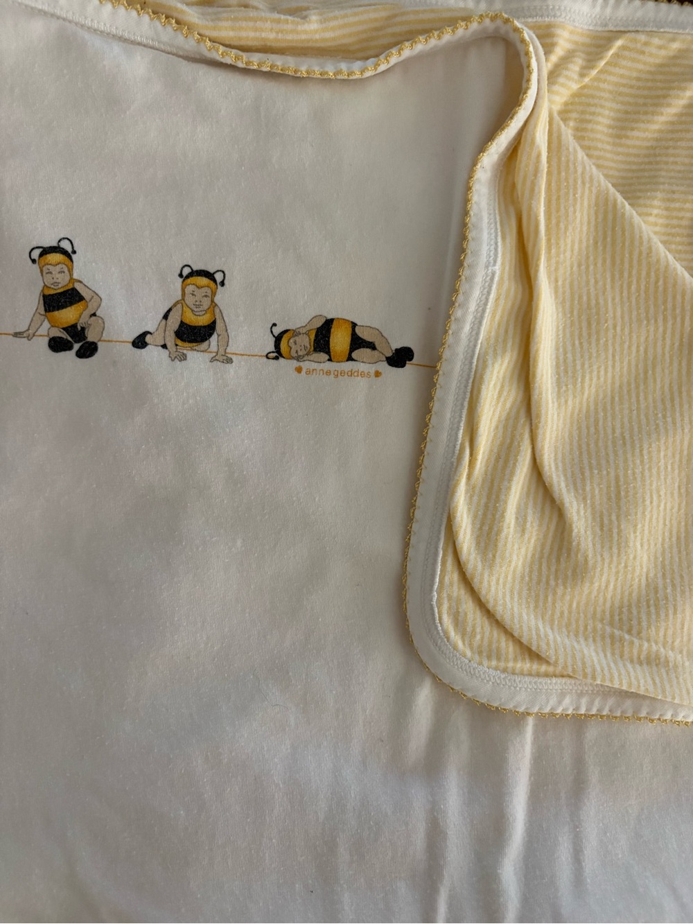2007 Anne Geddes Baby Blanket Bumble Bee Babies Yellow White Striped‎ 27”x35.5”